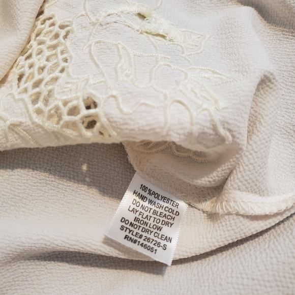 Monteau Embroidered Ivory Shortsleeve Blouse - Picture 5 of 5